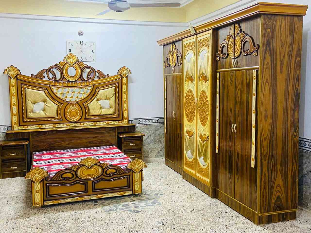 للبيع غرفة نوم توج خشب صاج عراقي حطاطه نضيفه فول مستخدم سعرها 825 وبي مجال عنوان الرمانه البعبيد ونقل وشد مجاني واصل لباب البيت 
*********** بي وتساب

