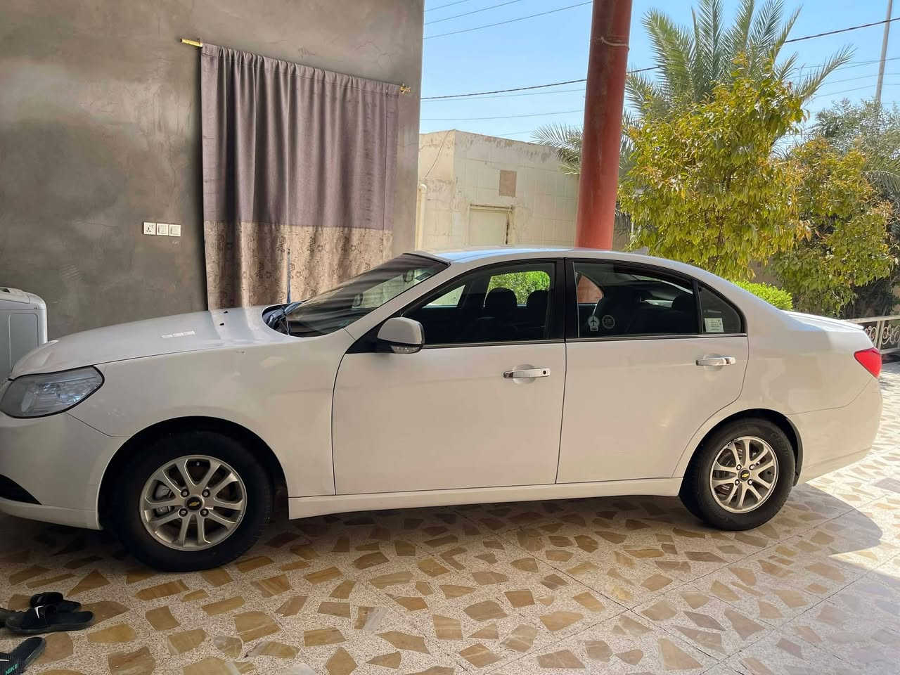 السلام عليكم شوفرليت ابيكا 2009  رقم جديد انكليزي بأسمي محرك بي تنقيص بسيط  السياره تبريد تدفئة كلها الشرط محرك 6 سلندر 2500 اقتصاديه بالبنزين السيارة  بيهة رشة صبغ اثر شخط بين الباب والجاملغ شي بسيط موضح بل صور   سعر ٧٢ وبيها  مجال للطيبين رقمي *********** مكان سيارة الديوانية
