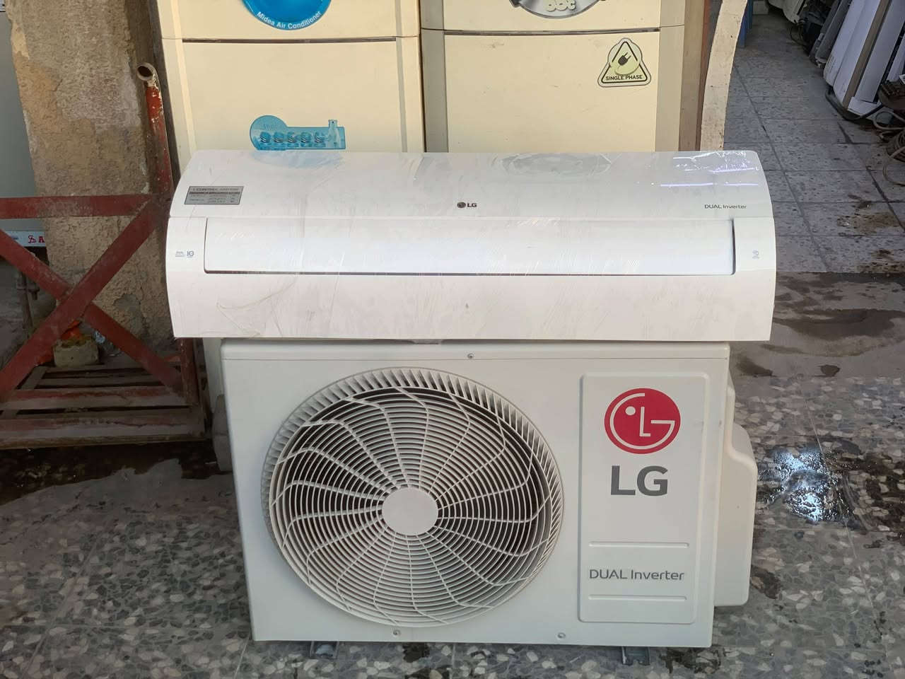 للبيع سبلت LG انفيرتر تحكم ريمونت ٢ طن جديد نظافته فوك ٩٠ بلاد مكفول من التصليح كامل كل ملحقاته سعره ٦٥٠ شرط الفحص بغداد الشعب ***********
