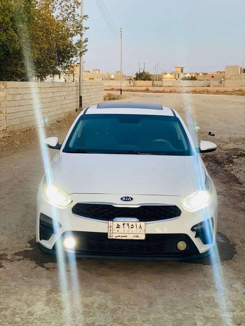 سلام عليكم للبيع كيا سيراتو 2020
سياره كفاله فقط بارد بل جاملغ الكدام
موصفات
فتحه سلايت
ويل كب
تبريد قطعتين
محرك 1600كفاله
اشاير مري
تحكم ستيرن

 ماشيه 104الف حقيقي
سياره تخم تاير عليه منضومه زنون
رقم بغداد
محرك كير حداديه تبريد شرط وكفاله السعر147وبيه مجال  مكانه السماوه ناحيه الكرامه ***********
