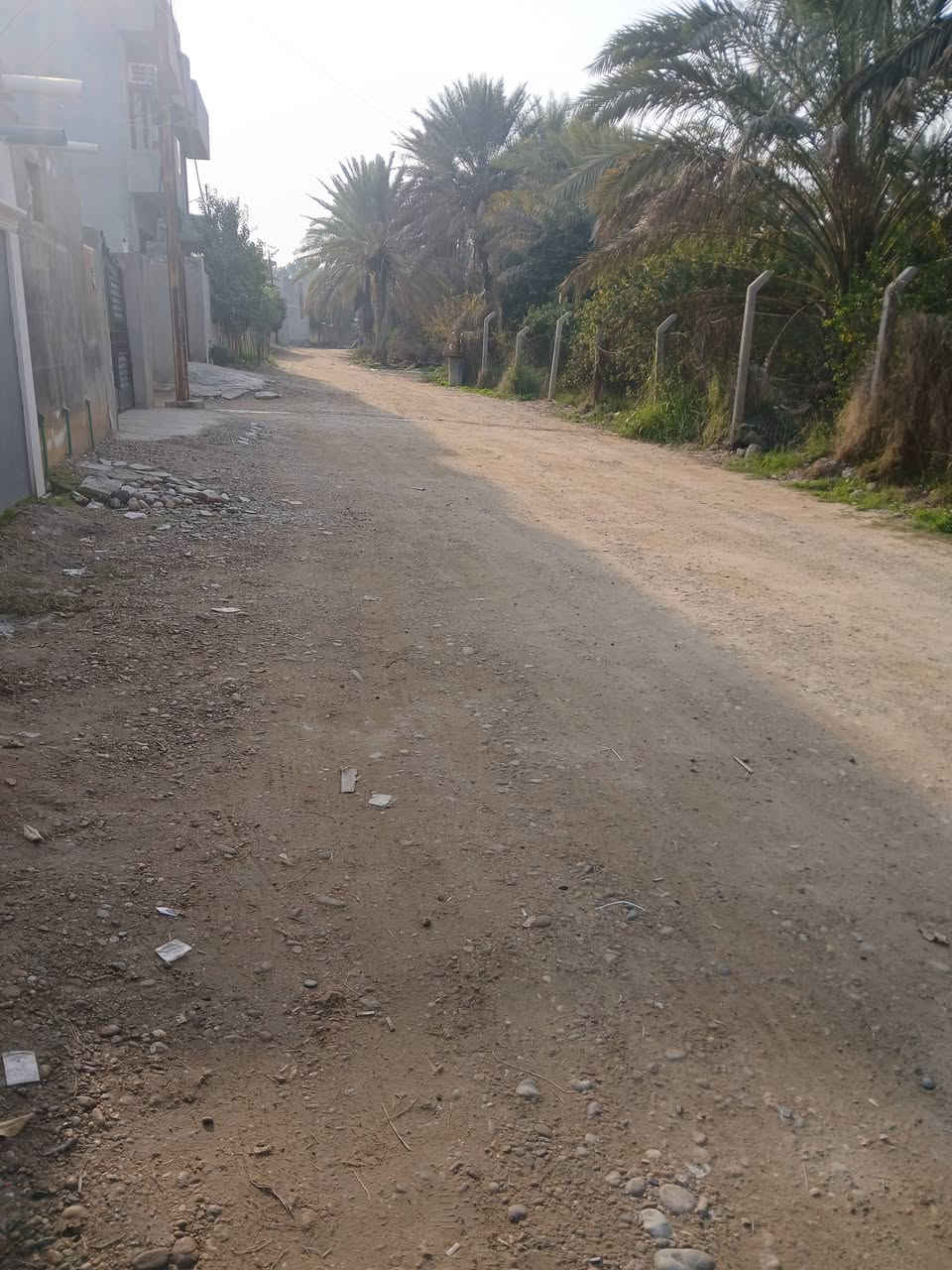 للبيع دار المساحة ١٤٠ واجهة سبعه ونص كراج وحديقة مكون من غرفتين نوم صاله ومطبخ حولي ترك خلفي العنوان بغداد الراشدية مركز الناحيه قرب أسواق السدره أول فرع  باقي التفاصيل بالفيديو هاتف ***********
