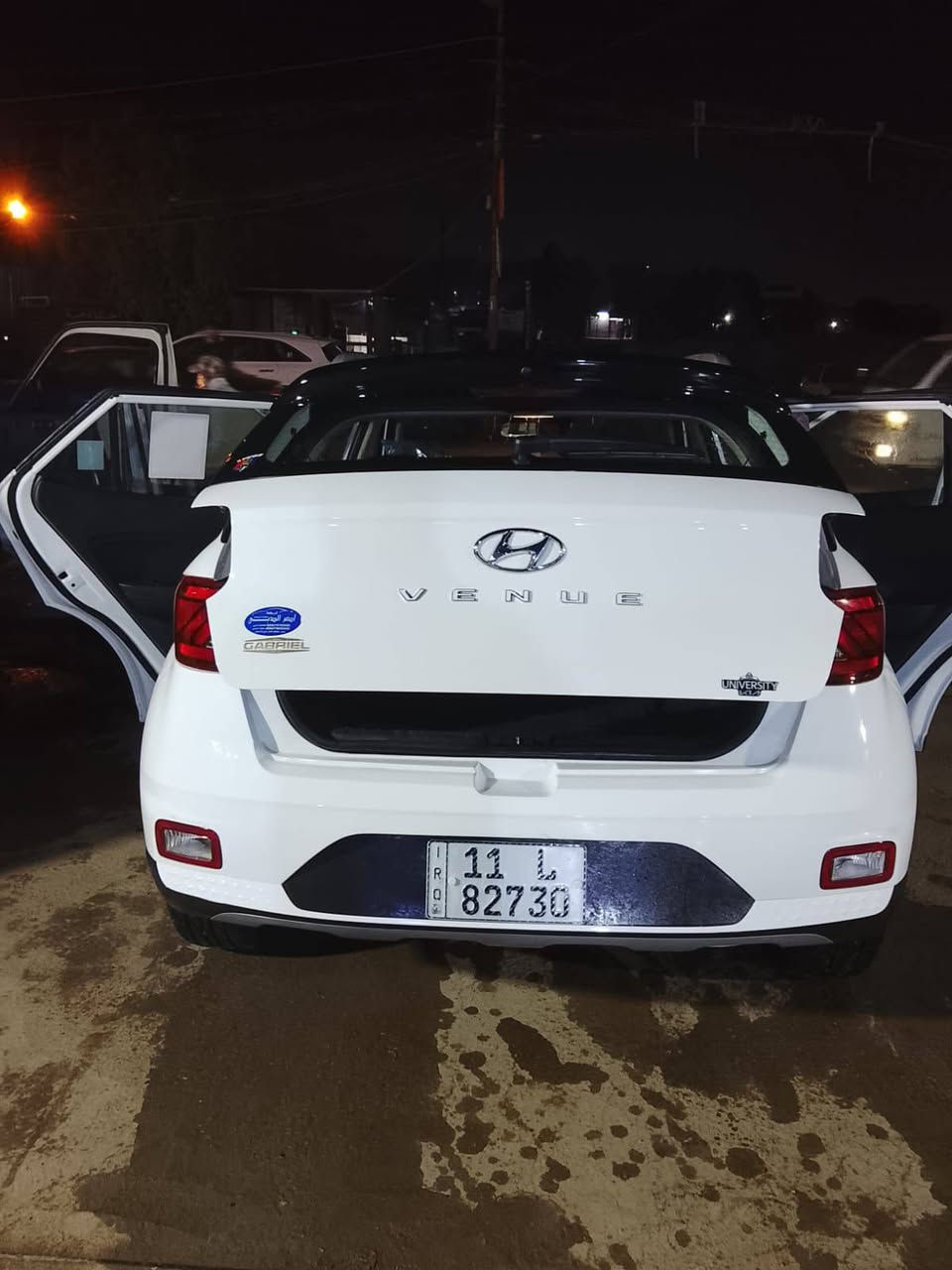 اخوان سيارة  Hyundai Venue.
فول مواصفات ما عدة الفتحه

بصمة 

موديل ٢٠٢٣

ماشية ٢٨

وارد امريكي 

حادثها  بسيط بس الوجه مال راديتر عندي صور الحادث

تبريد تدفئة 

مكاني بغداد العبيدي

السعر 142وبيه مجال وخادم اني للطيبين

للاستفسار ***********
