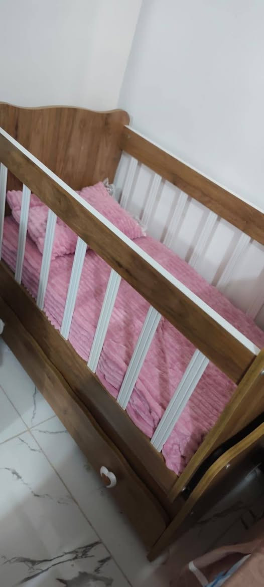 كاروك نضيف مامستعمل
ويا الدوشك مالته سعره 80 وبي مجال
الاستفسار ع رقم ***********
