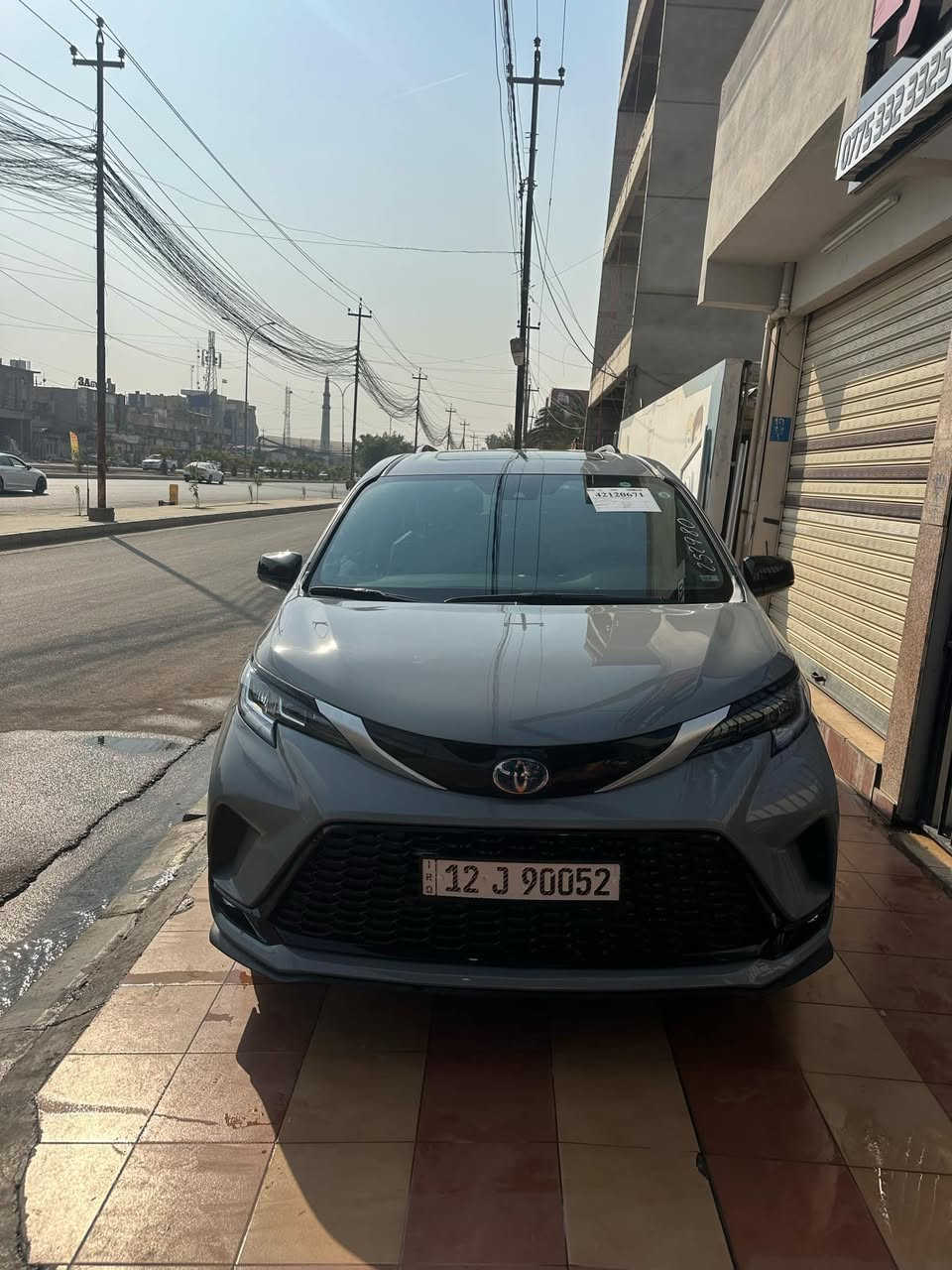 «للبيع فقط»
TOYOTA SIENNA 2025  لون سمنتي الوحيده والمميزه  

الفئة: xse اعلا فئه 
* شاشة 
* كامرة خلفية 
* شاشة اعطال
* تحكم ستيرن جهتين
* كروز سرعة
* ابواب سلايت كهرباء
* كشن السائق كهرباء 
* تبريد 3 قطع
* 7 راكب
* لايت اوتو + نهاري
* كشافات ضباب

حجم المحرك: 2500 هايبرد 

رقم نينوئ+ سنوية + هزه كله جديد جاهز✅

____السيارة جاهزة ونضيفة جدا 

الموقع 📍: < موصل >
السعر  💵: <375$ > بيه مجال بسيط
 
للتواصل  *********** 
***********.
