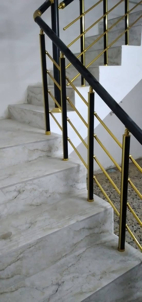 ألسلام عليكم نصف قطعة قطاع ١٢ قريبة عن الداخل مسلح حديثة طابق واحد ٧٢ متر السعر ١٢٠ وبي مجال *********** اتصلو ع صاحب الرقم اني مكلفه بلنشر
