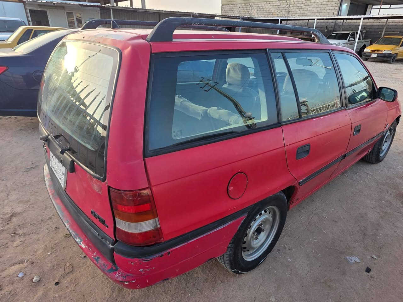 سلام عليكم استرا مديل ٩٦ رقم بصره سنويه جديده مشروع وطني تحويل مباشر جاهزه من كلشي اوتوماتيك مكان النجف *********** السعر ٣٠ ورقه ابو سنويه بل حله حجم محرك ٢٠٠٠ سنويه جديده ال ٢٦
