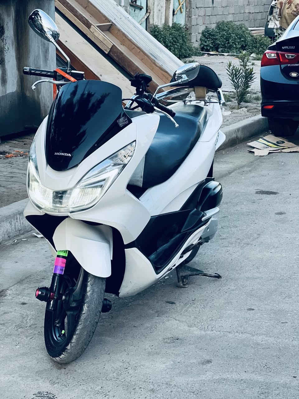 بي سي اكس جيل الثاني ياباني ياباني JF كفاله بالمكينه ما ممدود عليها سبانه و لا ملعوب ببرغي كفرات كلها بلاديه
دراجه حلوه بمعنى الكلمه حتى احلى من الصور كلشي بيها شغال بيها حساس ازدحام و ستان كهربائي سعرها 1950 بيها مجال للطيبين (***********) مكاني بغداد ..
