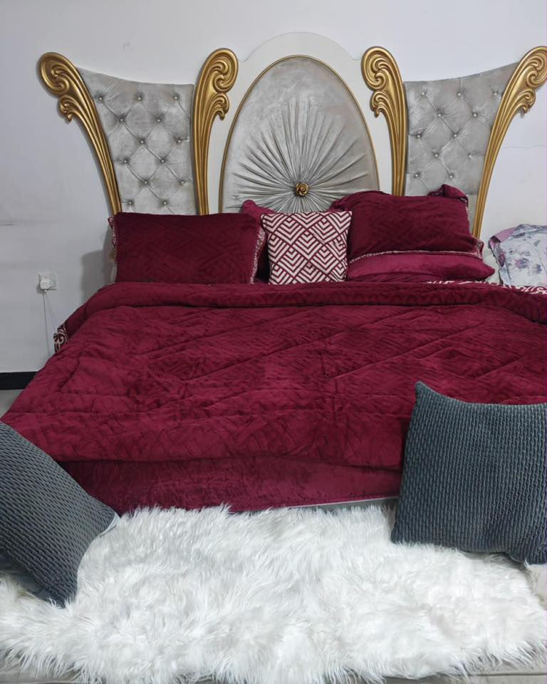 السلام عليكم 
من رخصة الادمن 
غرفة تركية نوع ثقيل جدا 
السعر 
٥٠٠ الف وبيها مجال 
تواصل واتساب مراسلة فقط 
***********
