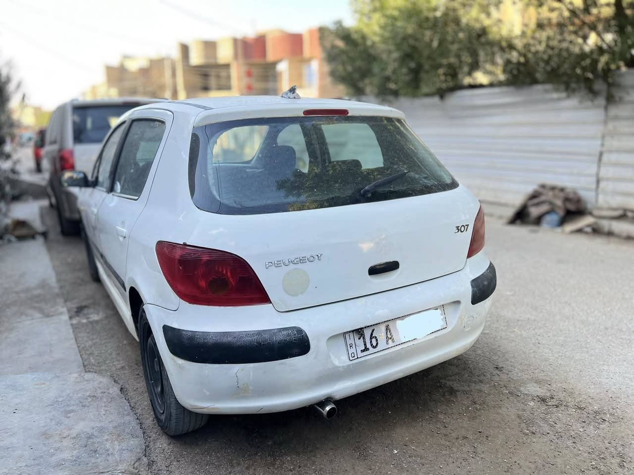 السلام عليكم
البيع
بيجو فرنسي 307 مديل 2005 

رقمه القادسية دولي 
مشروع وطني 
السياره بأسمي تحويل ثاني يوم 
مكان السياره بغداد 

سعر 35 ورقه 
رقم الهاتف : ***********
