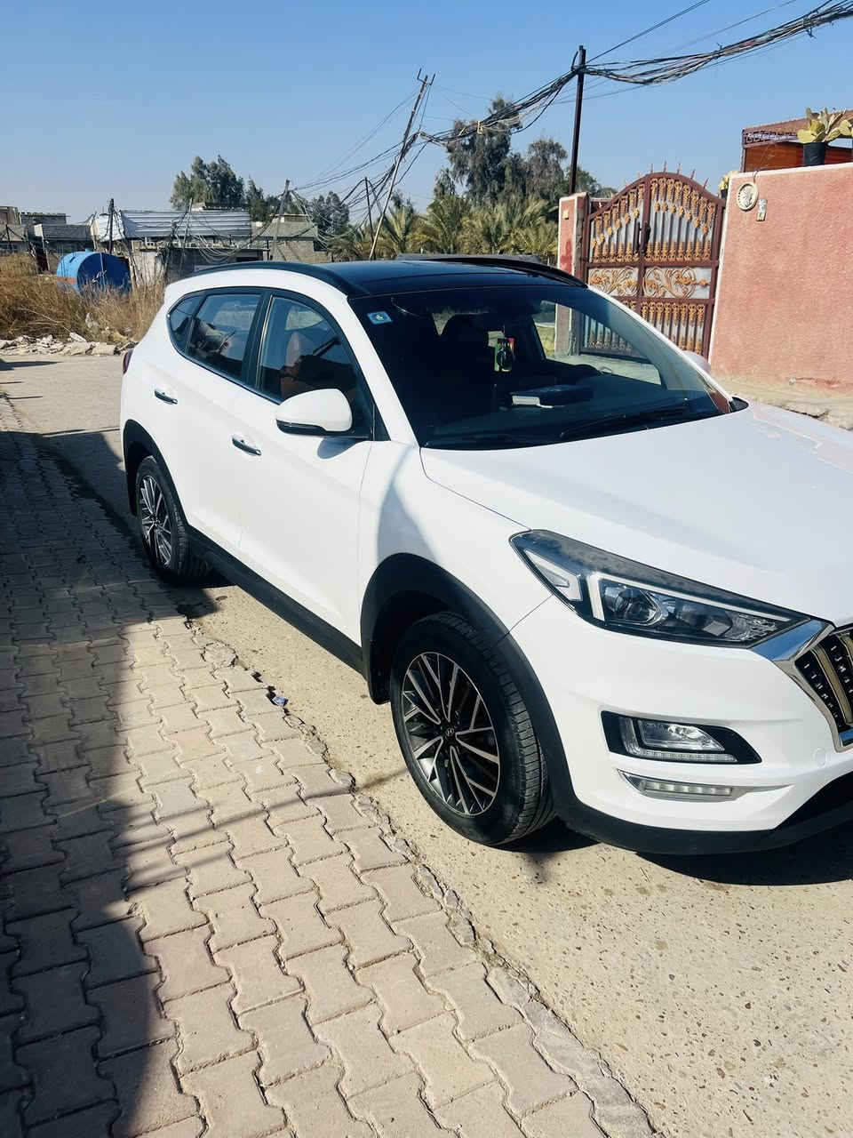 سلام عليكم توسان مديل2020فول موصفات للاخير1/1ميحتاج احجي تفاصيلها السعر 220 ماشيه 78الف رقم الهاتف (***********)
