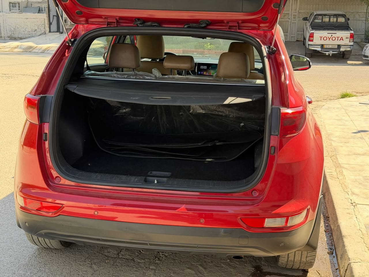 كيا سبورتج 2017 خليجية كفالة بدون صبغ رقم بغداد بأسمي
محرك 2000 دوش
مري شفط
داخل حمصي 
حساس امامي وخلفي

للاستفسار  ***********
