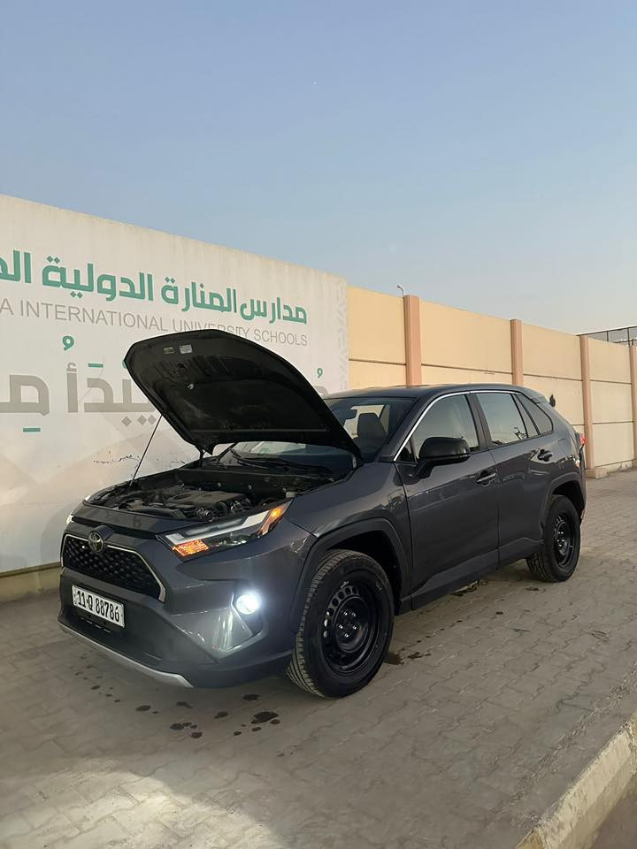 السلام عليكم راف فور بانزين فقط  ( LE)
للبيع موديل 2023 وارد امريكي  صور الحادث  مرفق بالمنشور رقم بغداد ماشيه 27 الف مايل فقط ....
مكينة 2500 شاشة كاربلي بدون اي نواقص سيارة جديدة مال جناي
السعر: 225 
للتواصل الاتصال : ‭0771 993 9169‬
