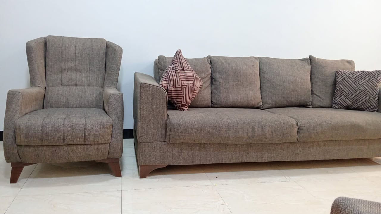 تخم نظيف والله اي  ضرر مابي وصار شهر من أخذته بس لان أخذ مكان اريد ابيعه اخذته من سلمانيه والله جبته ب ٨٠٠ يصير سرير ومخزن


**إذا كنت صاحب هذا الإعلان وتريد حذفه لأي سبب، رجاءا أرسل رسالة إلى الدعم الفني**