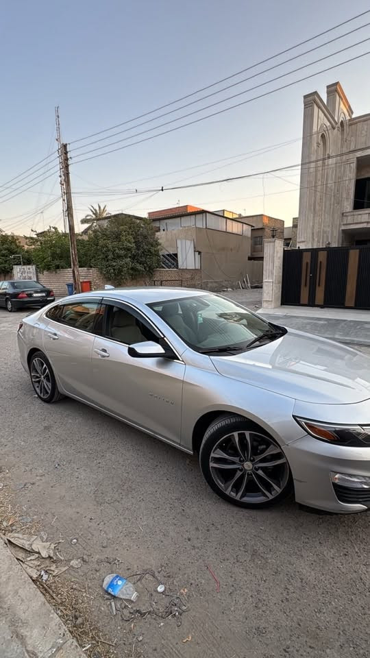ماليبو ٢٢ بيع او مراوس موصفات LT  شكل برمير  ويالة 
ماشيه ٩٩ الف كيلو   كير مكينه كفاله صدر تبريد خير من الله بجم كبس حادث خلفي جنطه وجاملغات خلفيه ثنين وباب رايدها ب١١٠ وبيها مجال شي بسيط 
***********    شالجيه قرب جاملع براثه
