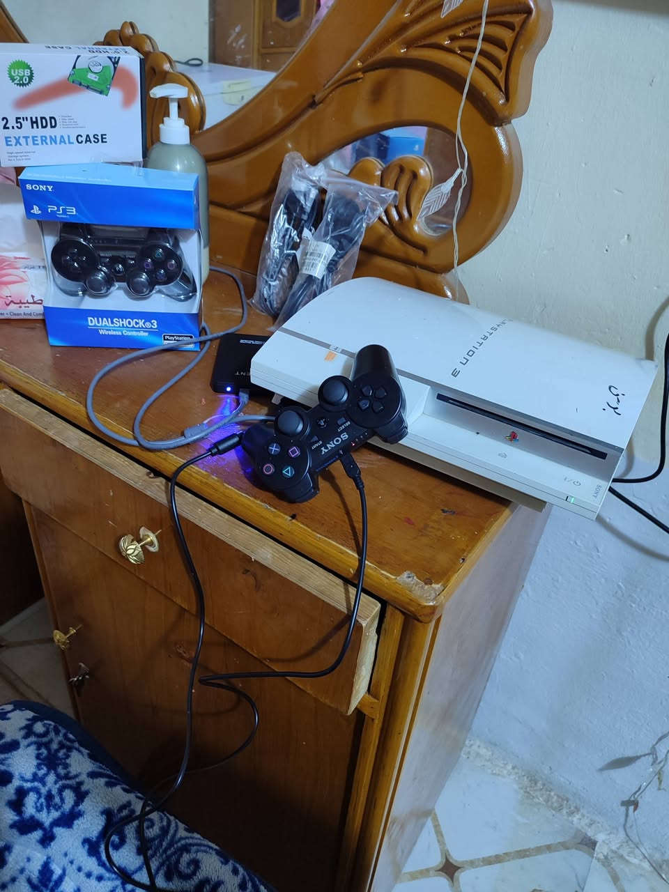 بلي 3مهكر
جاهز وشرط الفحص
 مع يدات 2
وكامل وايرات الاتشغيل +فيشة اجدي وناقل تشغيل احتياط 
مع هارد بيه 53لعبه 
عنواني نجف مقابل قرية الغدير شارع الصب 
سعر 110
شراي اتصال او واتساب ***********
