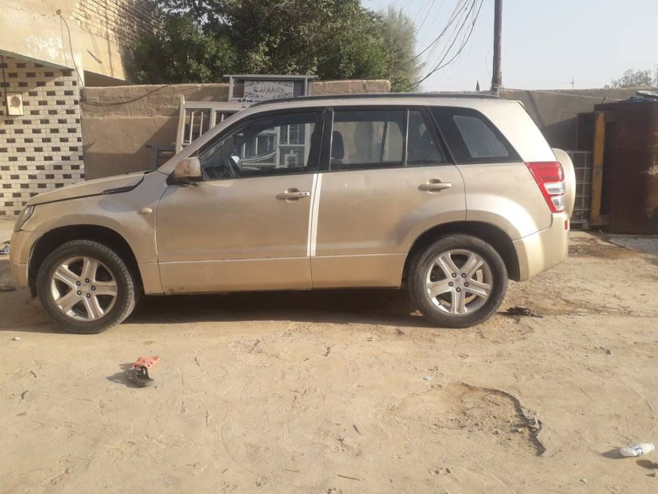 شوزوكي گراند ڤيتاره2007 رقم ميسان مميز 1932 5راكب واللون ذهبي مرغوب الدواخل بلادي نظيفه السياره خليجي مابيها ظربه مصبوغه حزام شخوط وجارده محرك ونجي 4سلندر نقص التبريد والكير كهربائي يحتاج عقل السعر 50ورقه العنوان الكوت  طشاش الثانيه شارع القاضي  ***********
