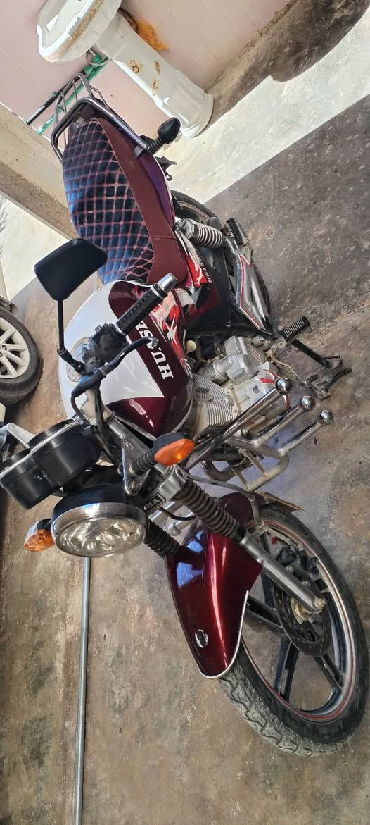 السلام عليكم 
ماطور هيوشه موديل  ٢٠١٩ للبيع نظيف جدا جدا
حسب الصور المرفقه 
السعر ٦٥٠ وبي مجال بسيط
المكان.. حديثة الحي العسكري
للتواصل والاتصال الرقم ادناه 
***********
يحتوي الرقم واتساب ايظا للاتصال وتواصل
