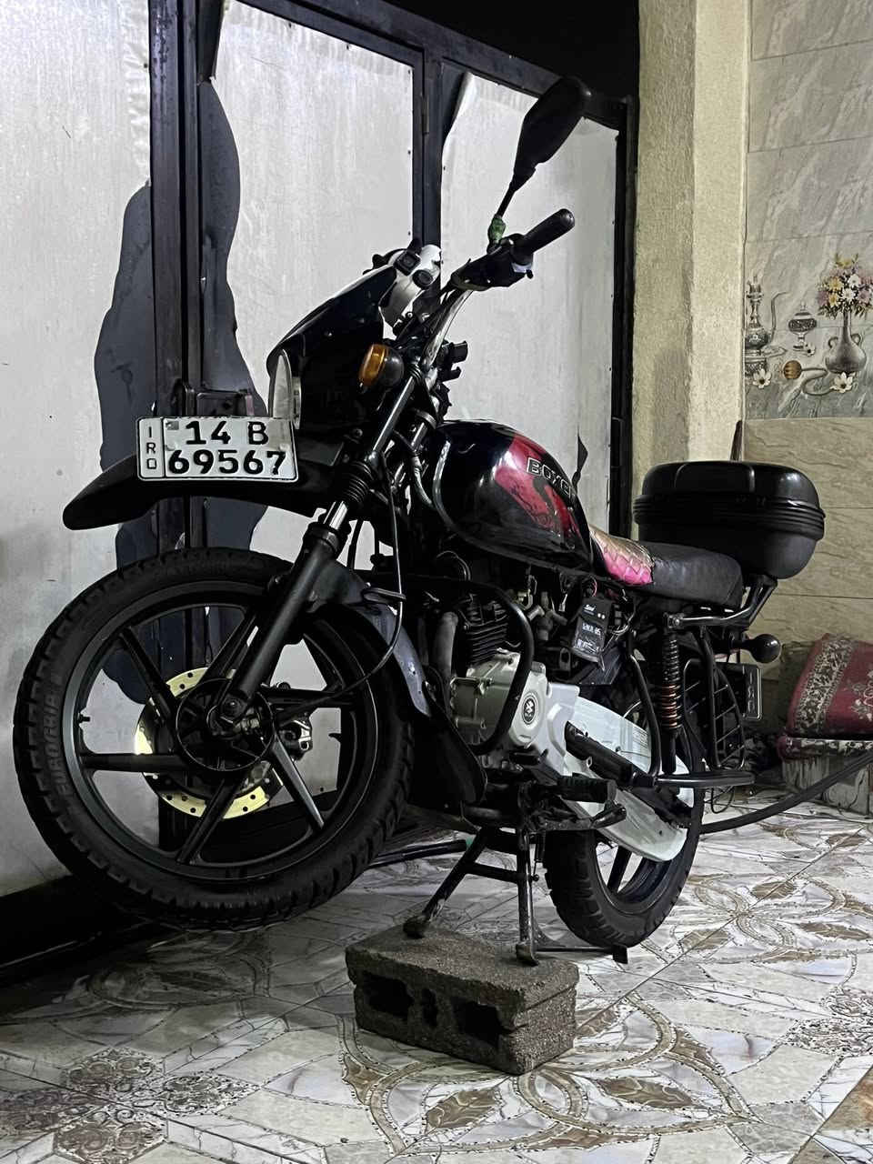 سلام عليكم دراجه بوكسر رقم وسنويه بسمي مديل ٢١ جاهزه من كلشي ماعده المحرك كايم بس الدراجه شغاله وتمشي مابيهة اي شي لات اشاير هندر سلف كله شغال ودراجه نضيفه ومثل ما واضح كدامك السعر مليون ٧٠٠ وبيهة مجال بصيط وشراي يدلل ويشلع عيوني مكاني البصره شط العرب الجزيره ملاحضه شفت المنشور ما تملك سعر الدراجه لتعلق تعليق سلبي رقم الهاتف ***********
