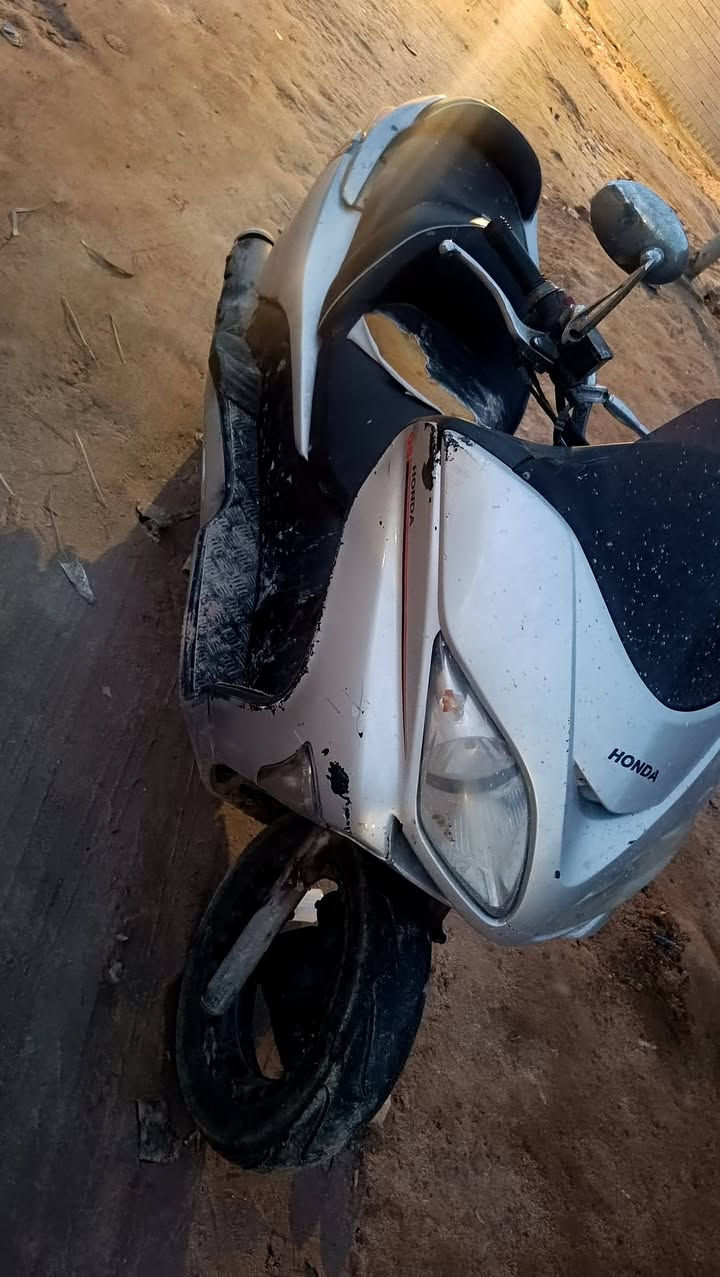 السلام عليكم فورزا 08 للبيع كوم حديد تفاصيل أكثر رقمي ***********
