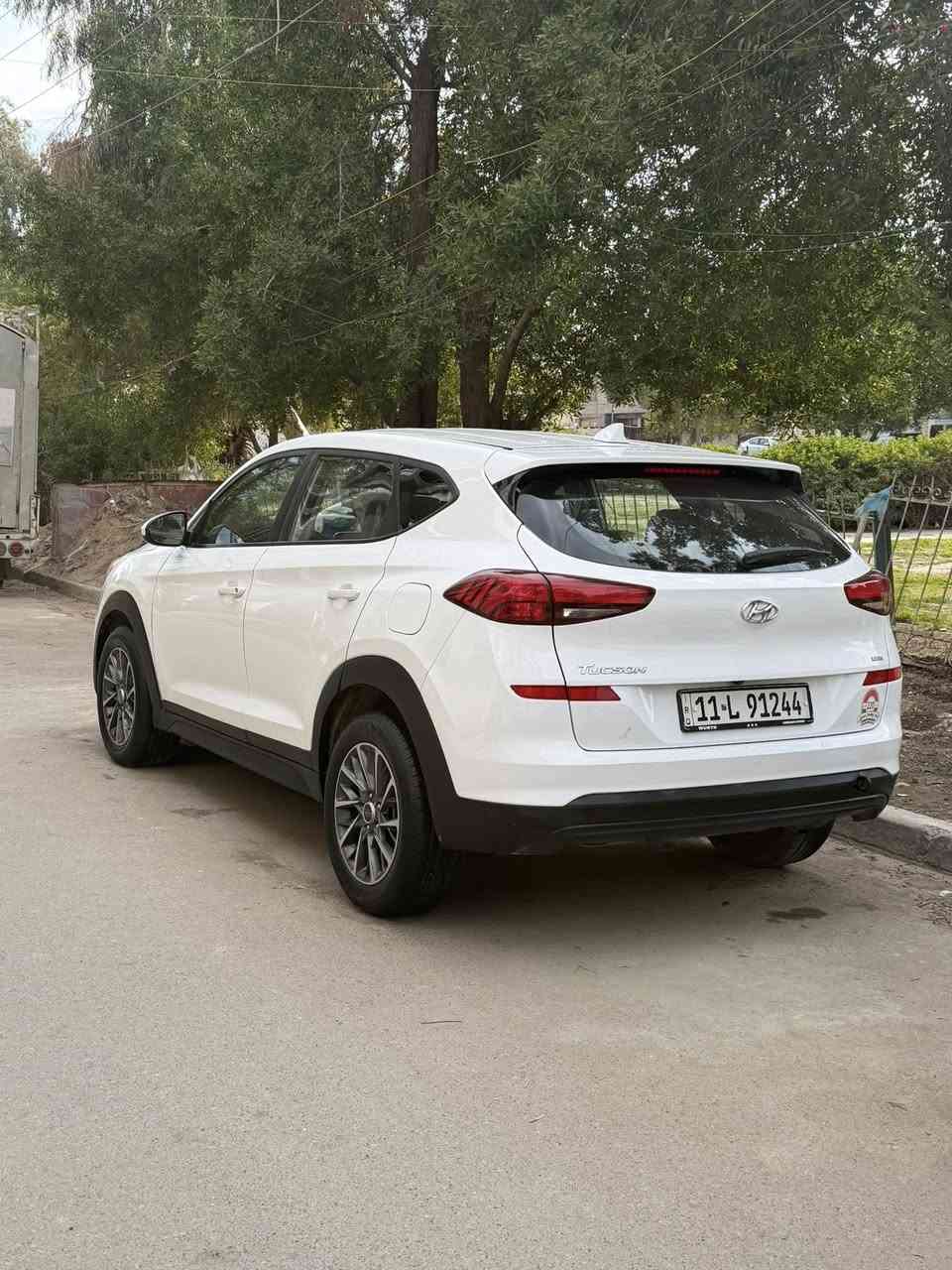 🚗 للبيع: هيونداي توسان 2019
📊 المسافة المقطوعه 70000 mail

🛠️ المحرك: 4 سلندر – 2400 GDi

كفاله محرك وكير وصدر وتبريد والكهربائيات 

⚙️ المواصفات:

• 3 أنظمة قيادة

• شاشة تدعم Apple CarPlay

• مقاعد جلد

• 2 لدات أمامية

• نظام ABS

• فول تحكم ستيرن

• حاجب نهاري

• كشافات زينون

• الدشبول والغرفة الداخليه جديده جدا

• كاميرا خلفية دوارة

• عدسات بالمرايا الجانبية

• سايد بريك دكمه 

• نظام ترحيب

• مخرج AUX

• مخرج USB

• لد أمامي

• مقابض نيكل

• ويل 18 إنش

⚠️ أضرار السيارة:

• يوجد صبغ جاملغ امامي حادث امريكا وباب عكس السايق بي شويه صبغ بالعراق

📌 تفاصيل إضافية:

• رقم السيارة: بغداد – الدولي الجديد. 

•  تحويل مباشر

• لون السيارة: أبيض

📞 للتواصل:***********_***********

💰 السعر:155 ورقة – قابل للتفاوض                   

بيع أو مراوس

  📍 مكان مالسيارة: بغداد الكرخ
