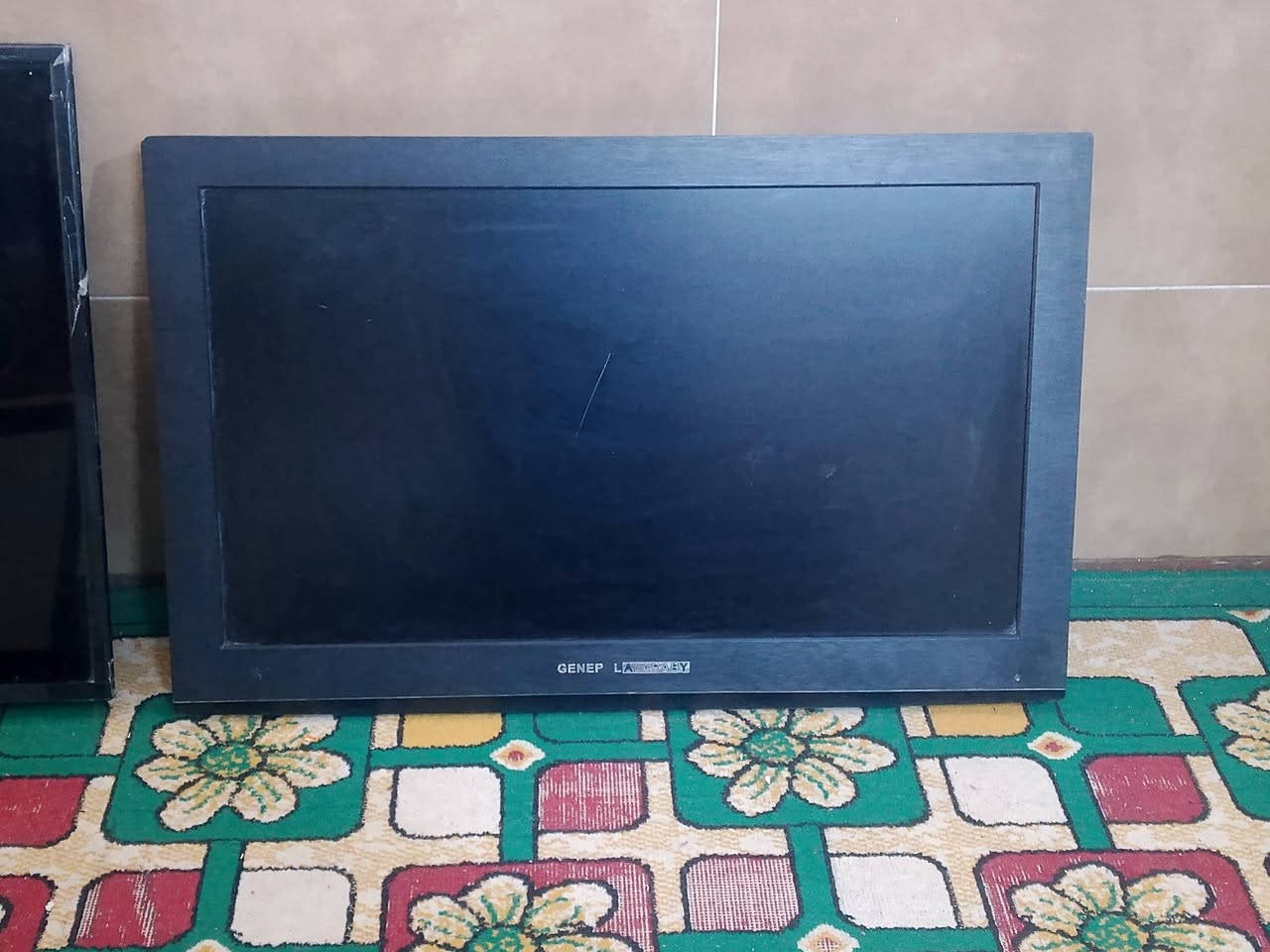 السلام عليكم عندي بلازمات عاطلات  عطلهن شاشات للبيع السعرهن ثنينهن ب25العنوان الأمين الثانية اسكينه شارع المكاتب رقم الهاتف ***********يوجد واتساب
