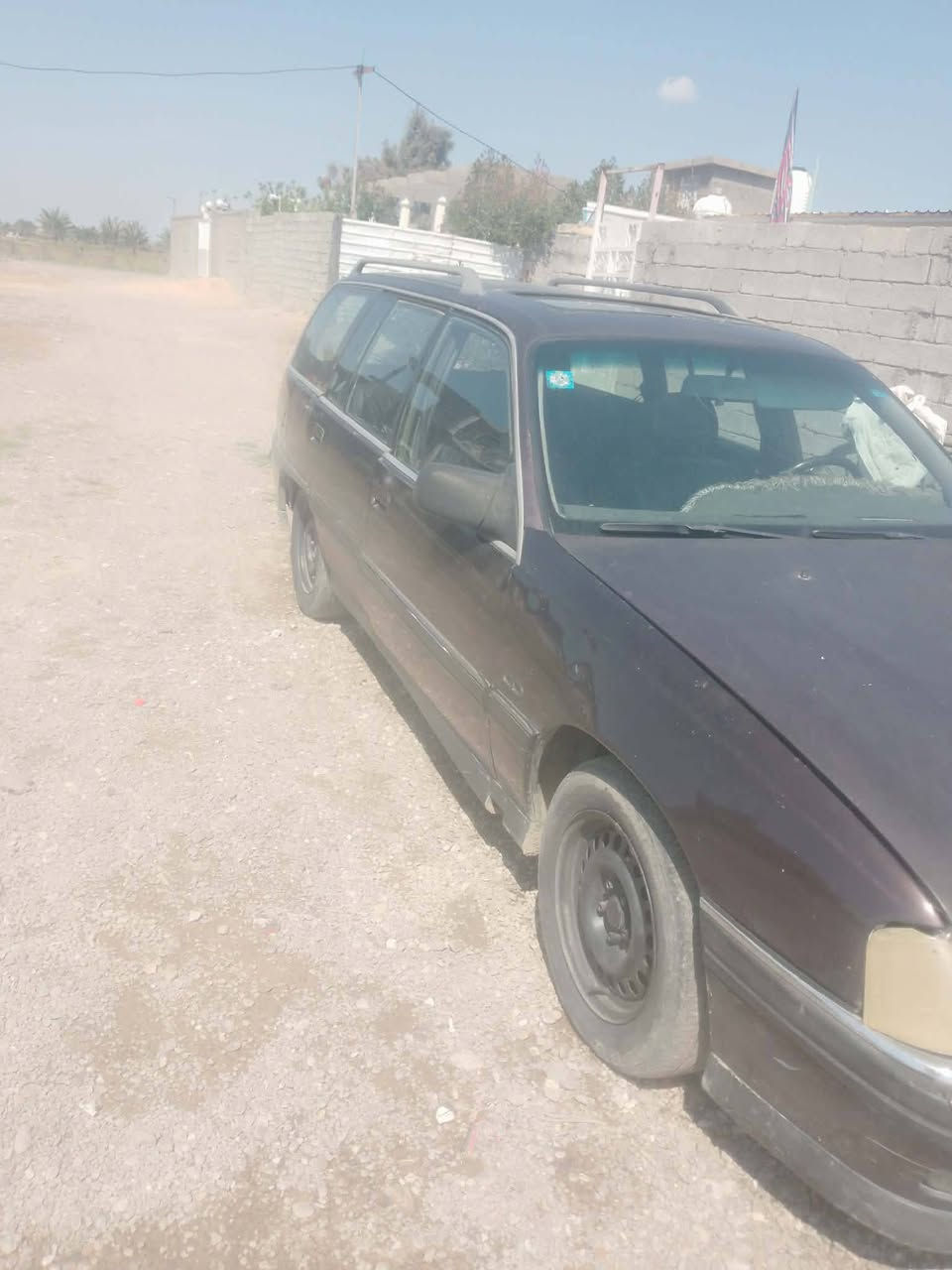 سلام عليكم ابل ستيشن سياره مكفوله وحلوه كير مكفول بس المحرك بي خيط تبخير  لا ما   خياس  كهربائية كلهة شغالة. سنويتهة لل2030 وسياره حلوة بس مضلومه بل صور مكاني بغداد سعرة28 وبيهة مجال الطيبين اي استفسار ***********
