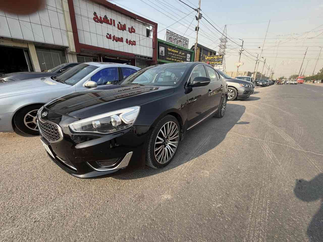 السلام عليكم كيا كادنزا 2014 بيها 3 قطع صبغ ماشيه 98الف ميل اعلى فئه فول مواصفات للاخير سعرها 12 ونص وبيها مجال 
*********** غير متواجد على الفيس اتصال
