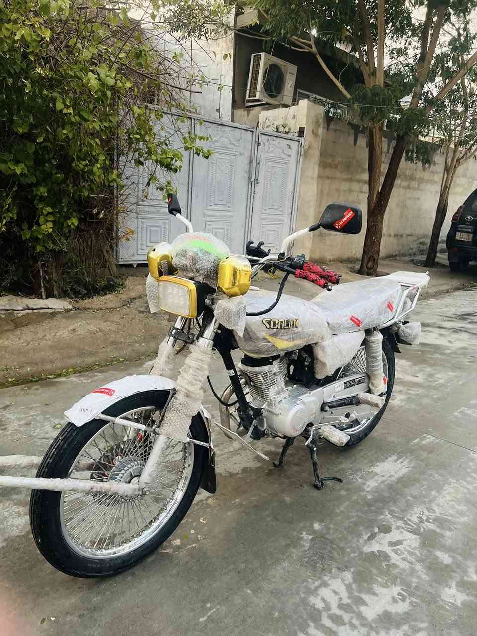 سلام عليكم تايكر موديل 2023 محرك مامفتوح كهربائيات كله شغال ماطور مال بيت نقص برغي مابي سعره530 وبي مجال رقمي ***********
