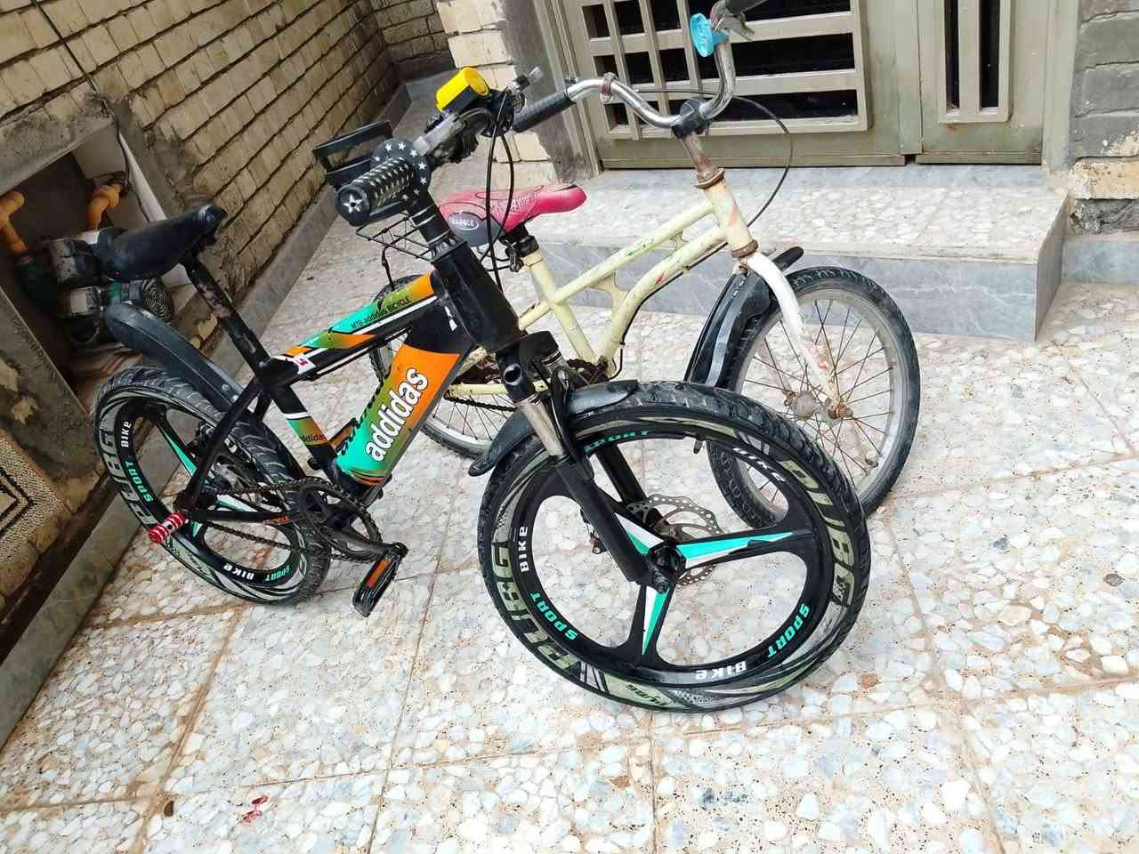 سلام عليكم بايسكلات البيع السود ب٤٠وثاني ب٣٠ المكان بغداد ***********
