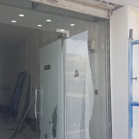 كادر حدادين بتغليف الواجهات المنازل وكافه انواع البنايات اتغليف المرمر...