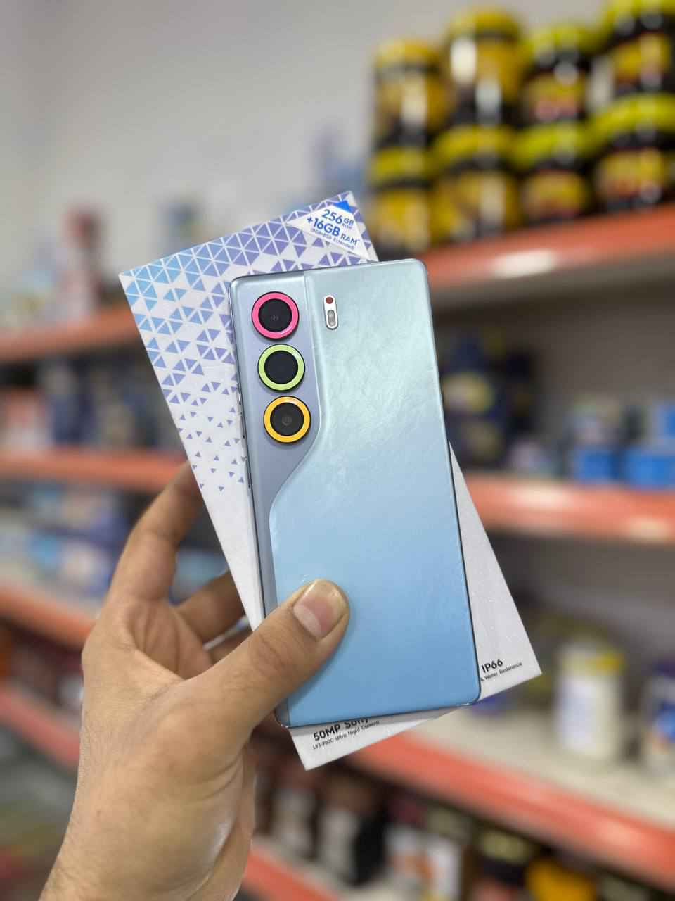 السلام عليكم تكنو كامون40  جهاز نضيف بمعنى الكلمة ولاخدش واحد كامل ملحقاته الاصليه ذاكرة 256 السعر 199 الف سعر نهائي قفل كلش مكاني بصرة*********** البصرة, العراق
