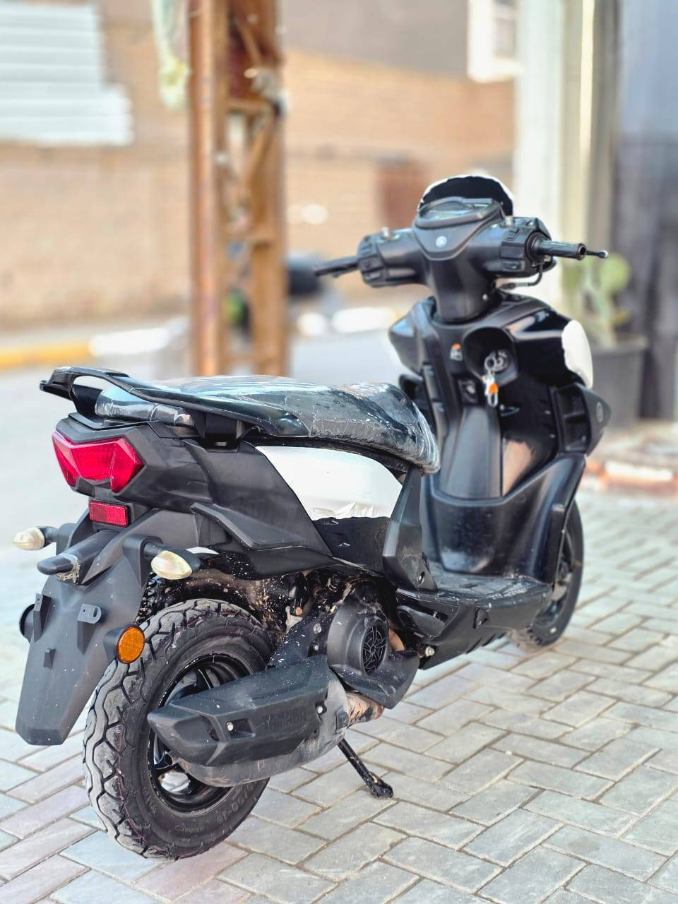 السلام عليكم. ZR. موديل 21
السعر 1350وبيها مجال. نضافه فول ومكفول

اتصال لو واتساب ***********
