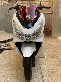 PCX جيل ثاني • محرك ١٢٥ • ابيض صدفي
