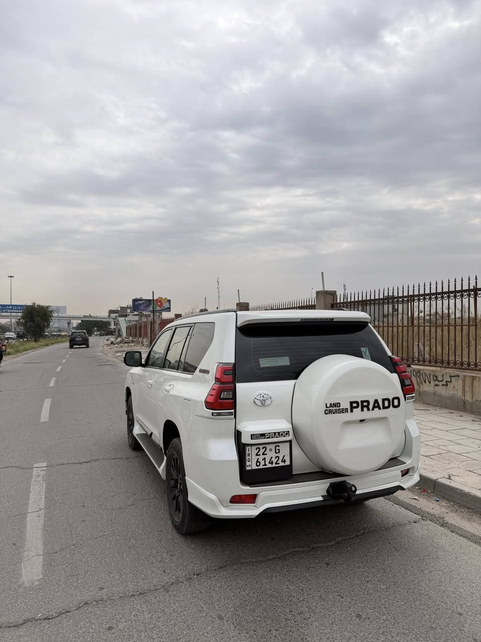 برادو مد نايت

وكالة ساز وبعده بل ضمان 
موديل - 2021
ماشية 65.000 الف كيلو
مواصفات فول txs
فتحه سلايد 
شحن لاسلكي
ثلاجه
كراسي كهرباء
كراسي جلد
مري قلاب
حساس و كامره خلفي
دبل تانكي 
تشغيل عن بعد 
السياره مد نايت تجي سوادات كله وياله و داخل و خارج كله مطعم اسود 
بصمتين 
رقم اربيل ب اسمي هزه و فحص براد جدد سياره ميحتاج تروح لاربيل يعني 
السياره كفاله عامه من الصبغ والبارد
السعر 430$ 
***********
