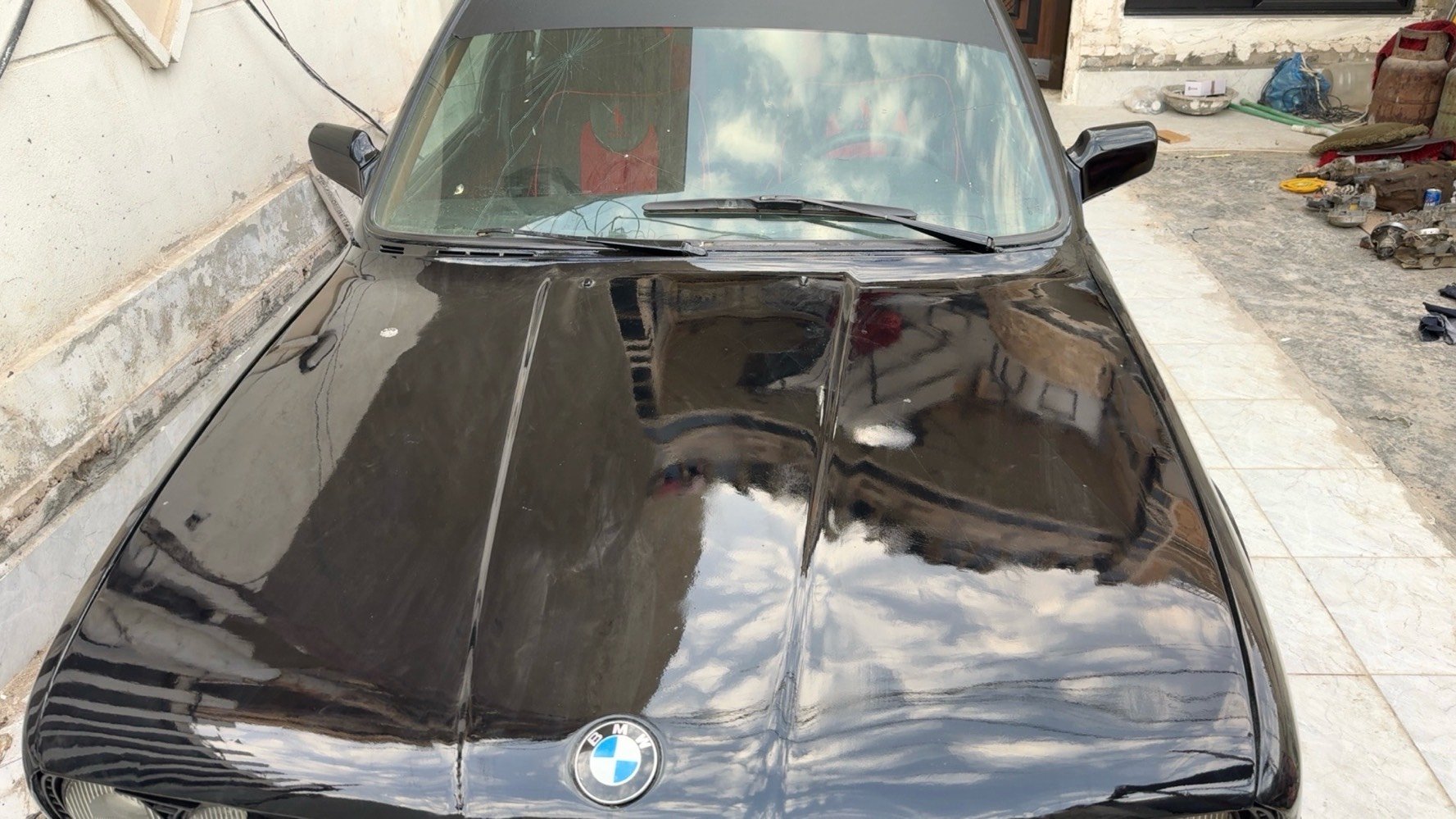 BMW E30 
مكينه 28 مسكر دبل فانوس
كير جاترك 260 
بيها اكسل 3:64
اول ثاني ثالث بطناش
دركه وادبتر رياضي اكزوز 3 انج
السياره معمره جديده مصروف عليها هواي مال جناي ومصبوغه جديد قبل يومين نصبغت اسود شذره لامع
عليها كتات M 
بريك خلفي تأسيس جديد كامل
مشط ستيرن وبور ستيرن مبدل حاويه
فيت بم ونوزلات 28 جديد
كهربائيات تأسيس ضفيره كامله جديد شرط
لحيه ودعاميه ومازدات هيلا مختم
راديتر جديد
دوشمه جديده
باتري جديد
بلكات جديد
صلايب ستيرن جديد
السياره بيها نقوصات بسيطه تجي وتشوفها مصروف عليها هواي شاهد الله بس اخذت غير سياره واعتازيت واريد ابيع بركبتي حساب لازم اوفي
السياره ب اسمي سنويه جديده لل 29 رقم دولي شرط رقم صلاح الدين
تحويل ثاني يوم
تجي تكلب وتشوف وانتوا كلكم اهل مصلحه وتاج راسي وماقصر ويه الكل
السعر 42 وبيها مجال بسيط
مكاني بغداد الدوره 
رقمي ***********