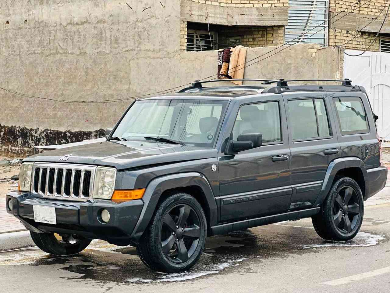 سلام عليكم جيب كومندر موديل 2007 السعر 80 وبي مجال مكفوله من ضربه بيه مكانات صبغ جماليه فول موصفات مكينه V8 كشنات جلد 3قطع تبريد صندوك كهربائي سبعه راكب 3 فتحات بلقماره كشنات تدفئه تبريد كشن كهربائي  مكينه وكير كفاله تخم تاير حداديه تبريد ثلج رقم بغداد تحويل مباشر للستفسار ***********
