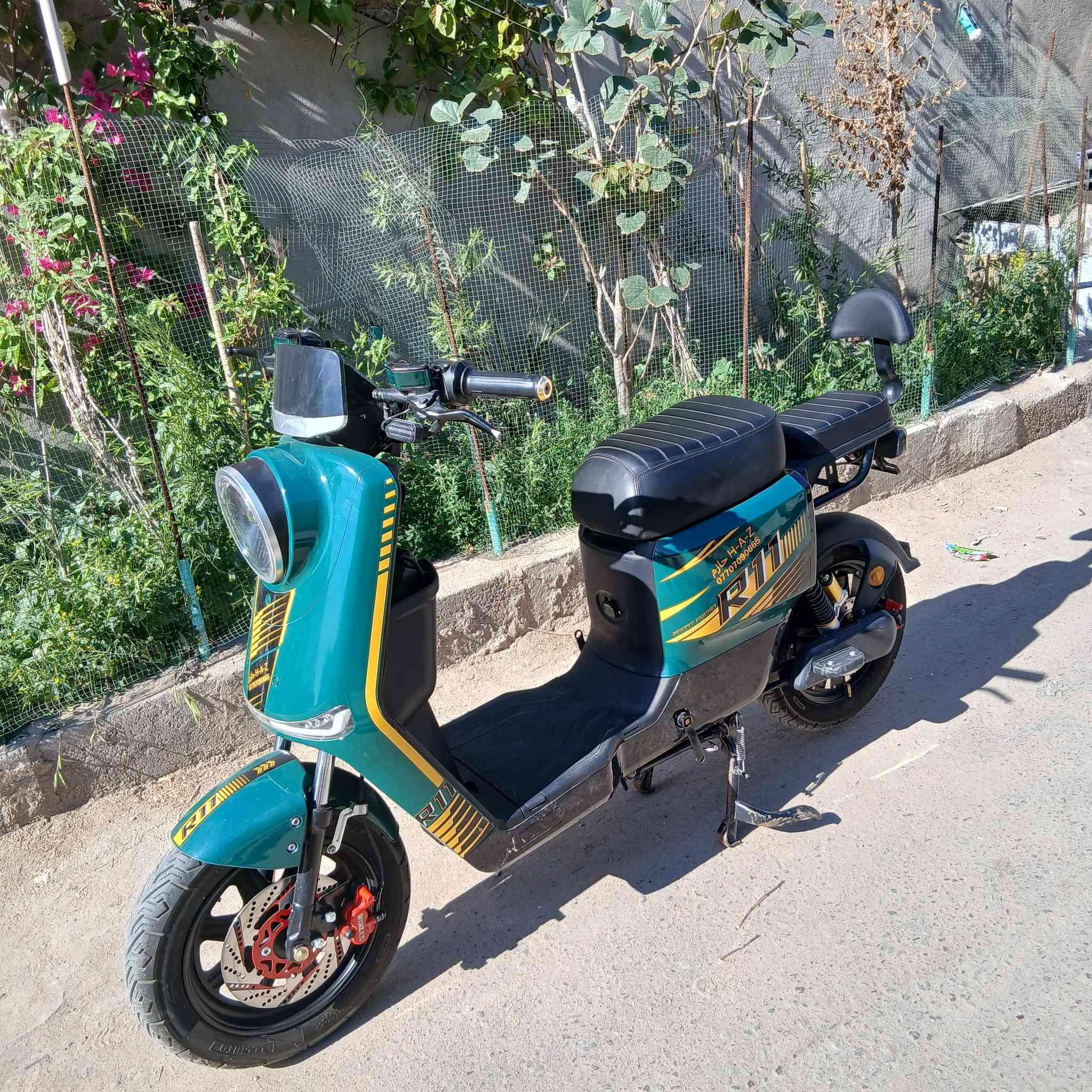 دراجة R11 اخت الجديدة دراجة مامتعوبة تجي وشوف بعينك كلشي شغال بيهة بطاريات جدد السعر 550 العنوان شط العرب للستفسار خاص ***********
