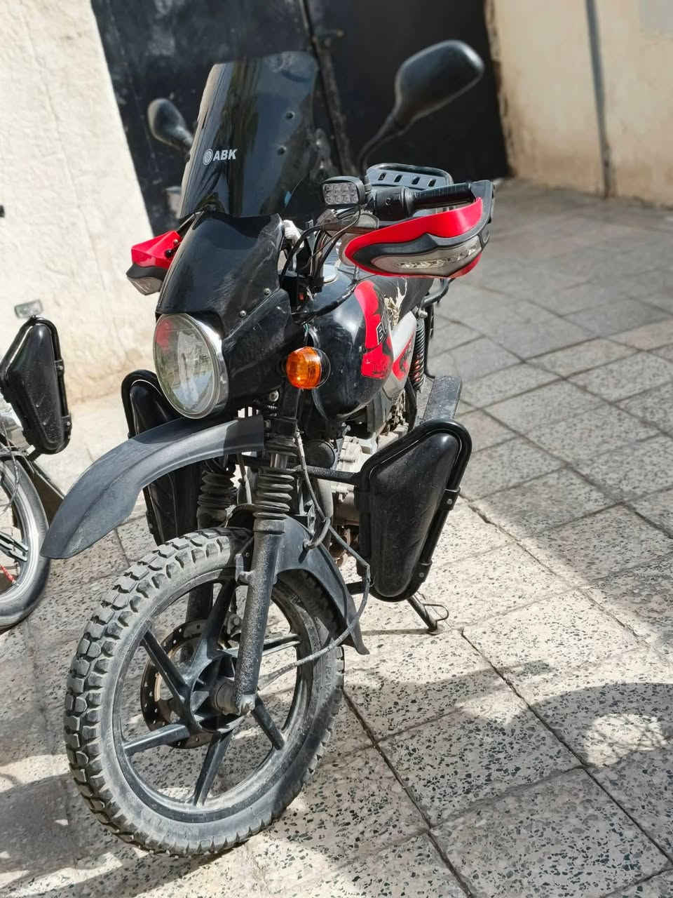 من بعد اذن الادمن اعاده نشر بسبب الوعود الكاذبه ياخي ليش دكلي جايك إذا ما تجي. بس الشراي يتصل رحمه الوالديكم بوكسر 2023 جبلي دراجه كامله نقص بس سلف سعر مليون او ٣٠٠
مكاني بغداد شهداء البياع
أوراق كامله
***********
