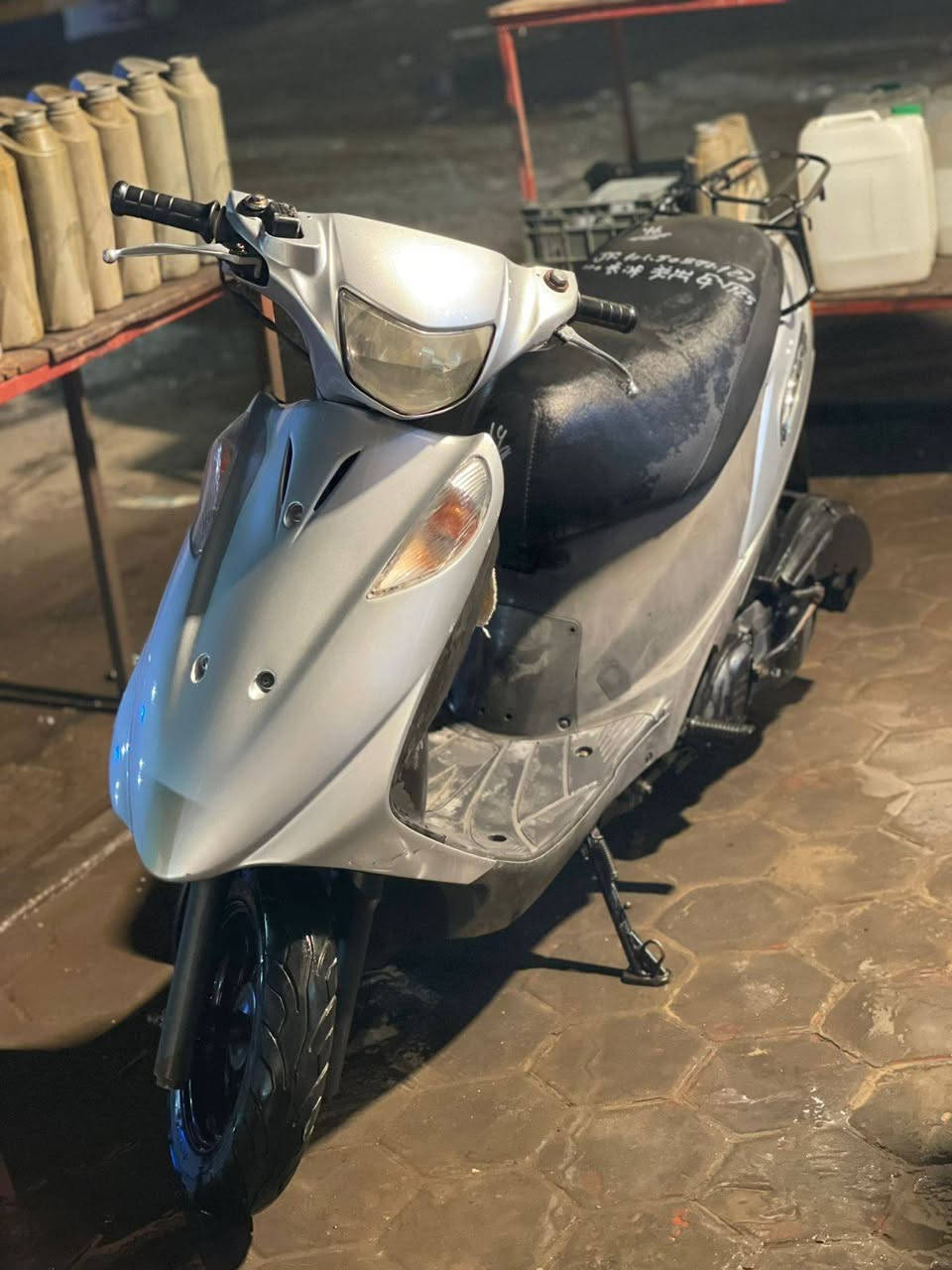 سلام عليكم دراجه ادرس ياباني قديم للبيع دراجه خير من الله كهربائيات شغاله مكينه نضيفه نقصها بس استان وسط فقط السعر 550 وبيها مجال مكاني كوت الشهداء هذا رقمي ***********
