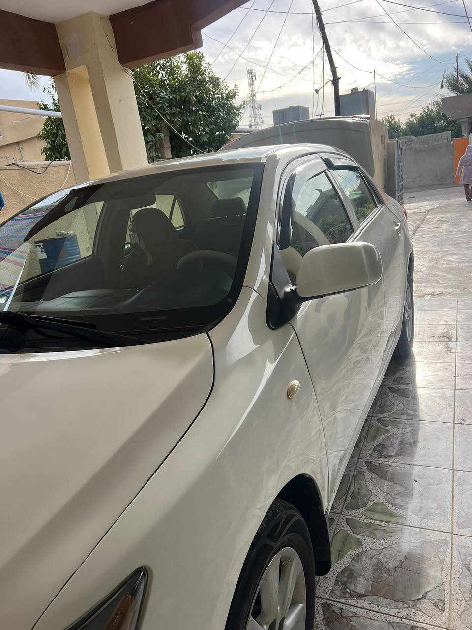 سلام عليكم عندي كورلا 2013 مراوس حسب القناعه
السيارة خير من الله صدر او حداديه كليه جديده تيارت تديفه  او تبريد كل جديد بيه كم قطعه صيغ ابيع حزام دواخل جديده كامره او شاشه او كامره رقم بغداد دولي هزه او سنويه جديده 29 السعر 125 او بيه مجال *********** او ***********
