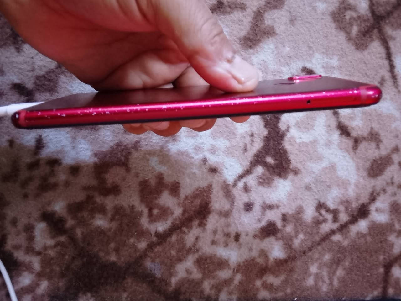 سلام عليكم  هونر نضيف ممفتوح ذاكره ٦٤ جهاز لمسه حلو وميعلك السعر ٨٠ المكان بغداد للاستفسار ***********
