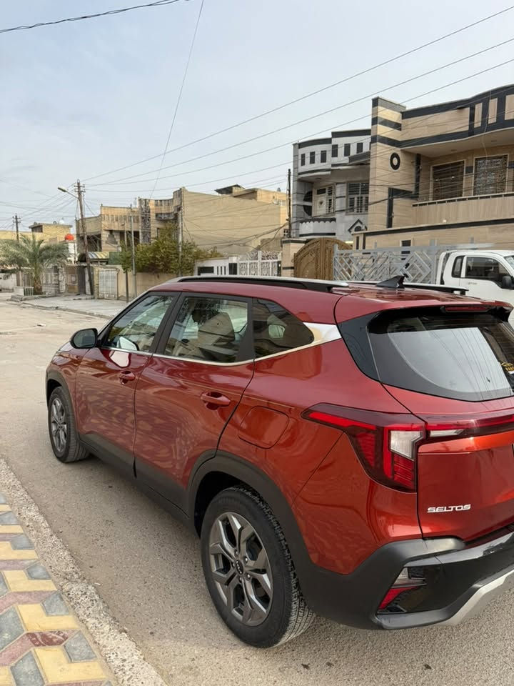 السلام عليكم .....
السياره للبيع او المراوس 
كيا سيلتوز 2024 أمريكي 
مكينه 2000 المرغوب 👍
السياره حادثها باب وجاملغ السائق وتبدلن بقطع بلاديه مال الشركه وبدون صبغ ، ماشيه 28ميل بعدها بحاله الوكاله وبدون اي نقوصات .ومرقم كامل بغداد وبأسمي وشرط ثاني يوم تحويل فول مواصفات عدا الفتحه السعر165$ بيع سريع وبيها مجال  للشراي .. مكان السياره بغداد المشتل  
*********** موجود واتساب تواصل وياي ادزلك صور الحادث .
