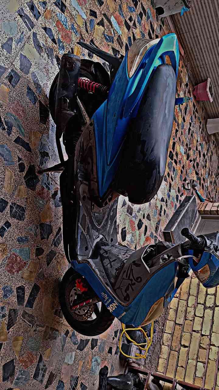 السلام عليكم دراجة سكنس فحل كابريتر الدراجة جفتتهة و تركتهة و هسة ما اعرف شبيهة ما تشتغل ابيع كوم حديد كرباءيات كلهة شغالة كاملة السعر 300و بيهة مجال مكاني بغداد حي اور رقم ***********
