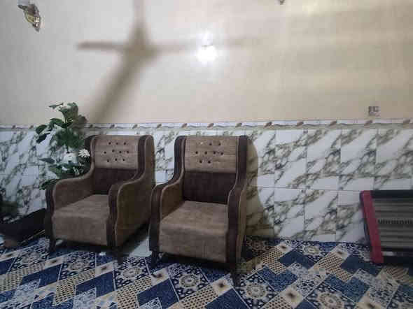 سلام عليكم طخم للبيع نضافه 100/100 ما بي اي ضرر مثل ب صوره سعر 175 وبي مجال قليل عنوان ابو رمانه شراي يتصل على الرقم *********** عمارة
