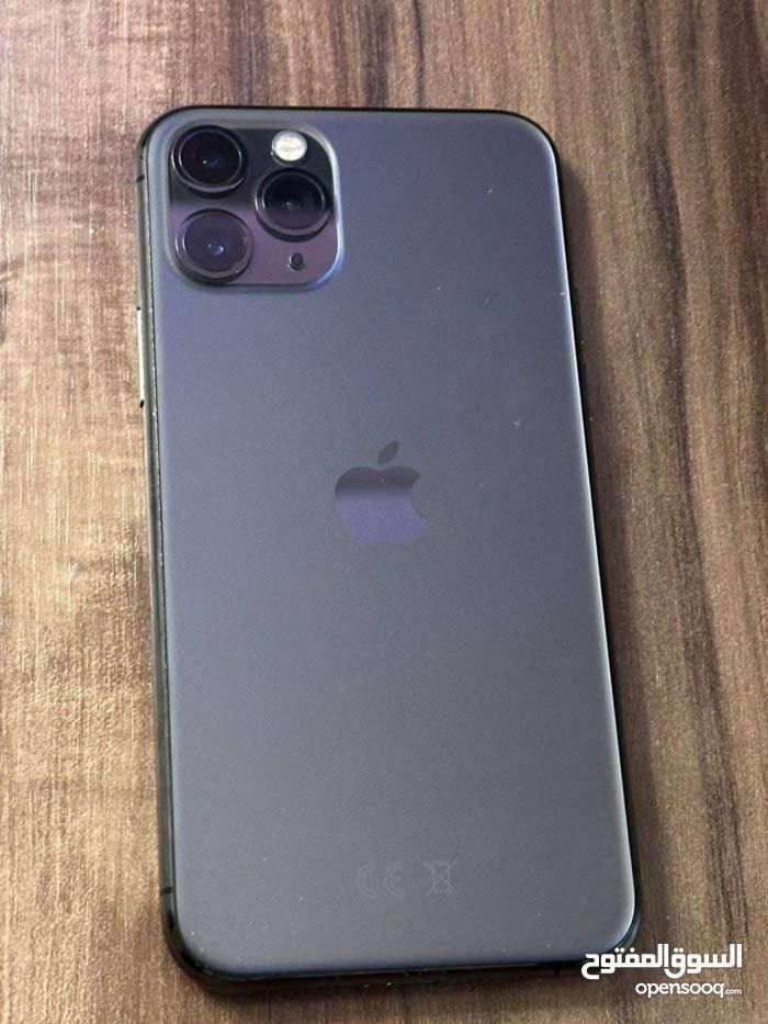 السلام عليكم للبيع 11برو ذاكره 64كيكا كلشي ممبدل برغي مامفتوح روح افحص وين متريد بطاريه 82 شرق اوسط ضمان ماستر سعر الجهاز375 الف للاستفسار واتساب ***********
