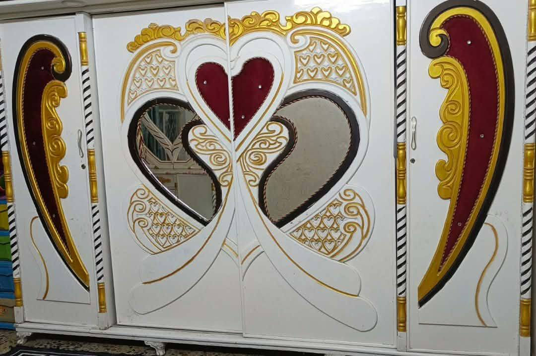 غرفه للبيع كنتور وميز تواليت وزاويه تسكام السعر مليون وبيها مجال الاستفسار اكثر تصال  ع رقم ‏‪***********‬‏
