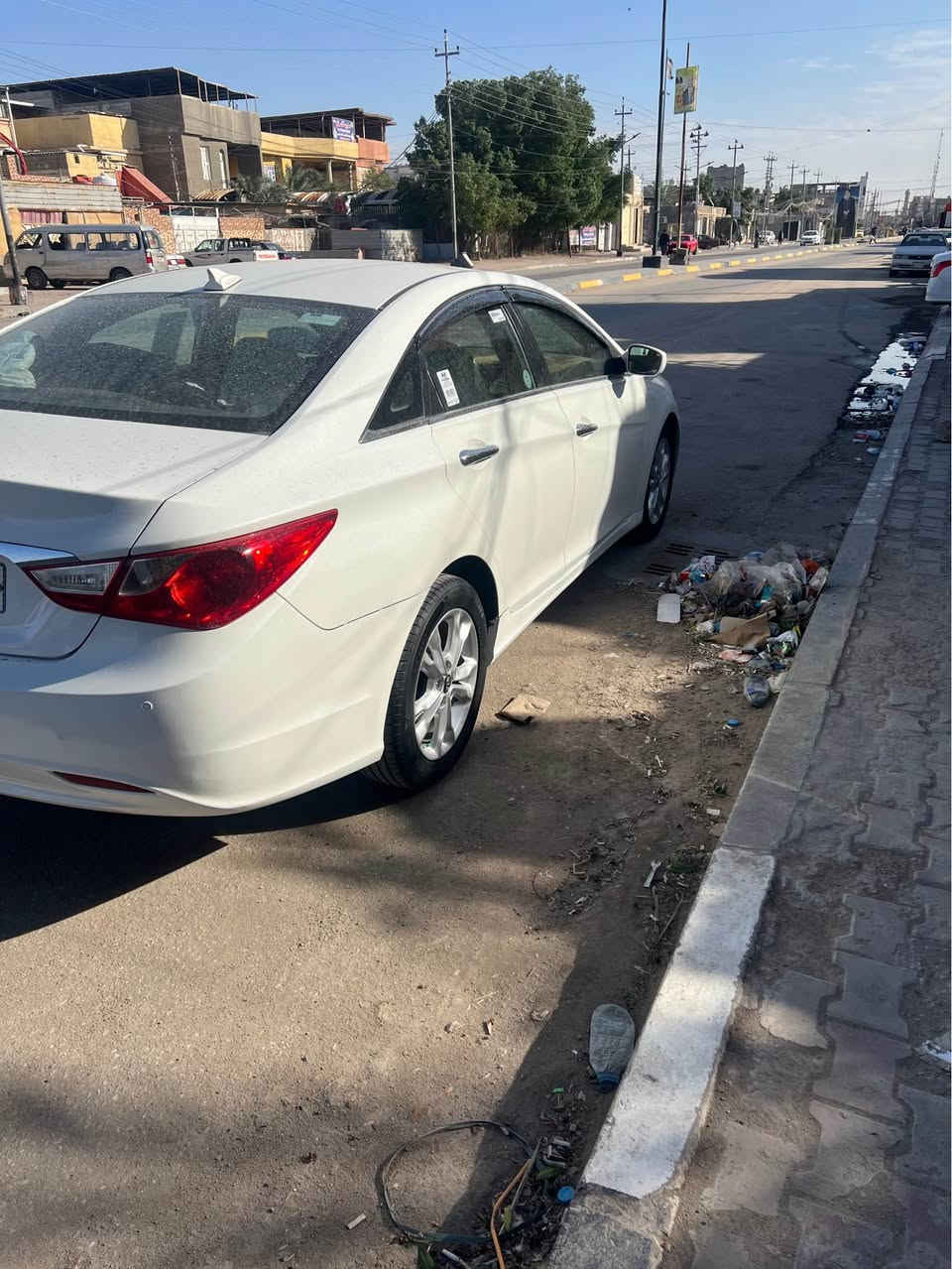 سلام عليكم سياره هونداي سوناته  ٢٠١٣ سنويته ٢٠٣٠بسمنه وارد امريكي حادثه دعاميه فقط مال امريكه مامكفوله من صبغ جاهزه للخير مكينه وكير وحداديه وتخم تاير كله جديد السعر ١١٠وبيه مجال مكاني بصره امن داخلي *********** البصرة, العراق
