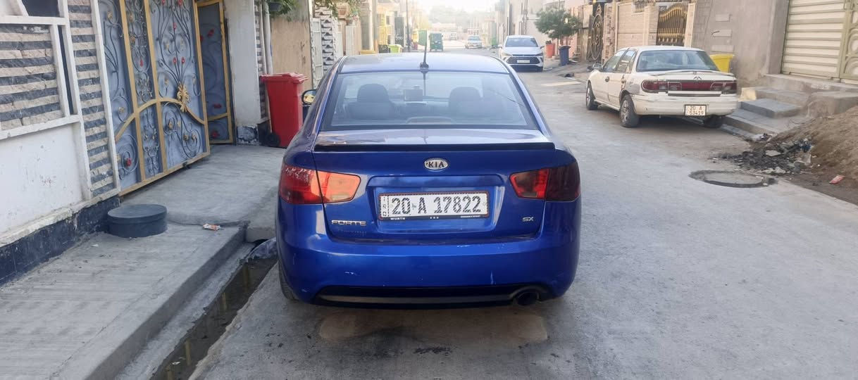 فورتي ٢٠١٠ مكينه ٢٠٠٠
رقم ديالى السعر ٨٥ وبيه مجال

بيه جامرلغ خلفي صبغ وبالباب صبغ قليل بدون ارباك ***********
