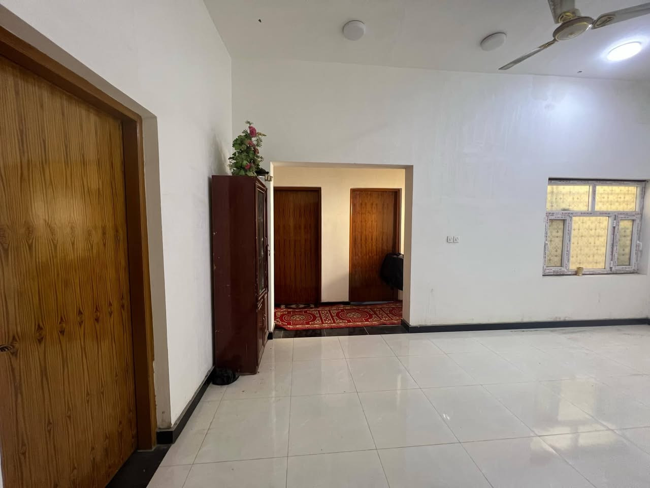 بيت للبيع الشراي احوله الراعيه مباشر
المساحة / 200 متر 
الطابو / طابو صرف زراعي
بناء طابوك شخصي  
طابق واحد يحتوي على كراج وحديقة ومطبخ وغرف منام عدد 2 وصالة وديوانية وصحيات داخلية وخارجية ومناور عدد 2 
العنوان / البصرة /  شط العرب / الجزيرة / اليوبه.  قرب محمود شبر يبعد خمسين متر عن الشارع العام
 السعر/  125 مليون وبي مجال
باقي التفاصيل عبر الخاص او واتساب فقط
***********
