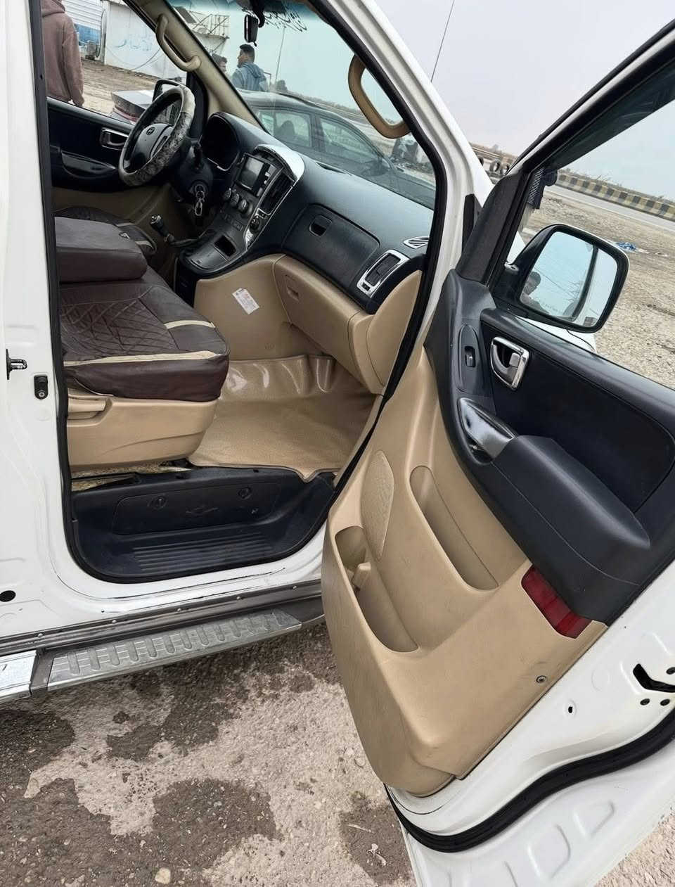 ألسلام عليكم ستاركس

2009 رقم بابل إنكليزي بأسمي مصفره هيئه وغرامات سياره جاهزه مكينه كير تبريد حداديه كهربائيات خير من الله السياره بيها فقط لصندوك مصبوغ بدون ضربه صبغ فقط بدون معجون  للأستفسار الاتصال على الرقم
‭0786 630 5525
